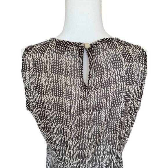 Cabi Womens Top Size Medium Black Cream Sleeveless Sheer Keyhole With Button - Picture 4 of 11